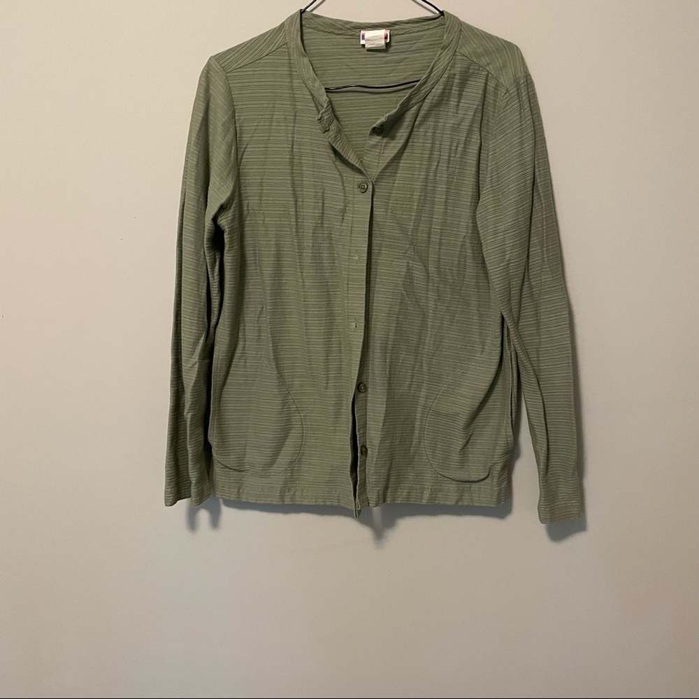 Green cardigan with pockets
